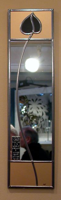 Single Mirror Flowing Bud in Black and Gold